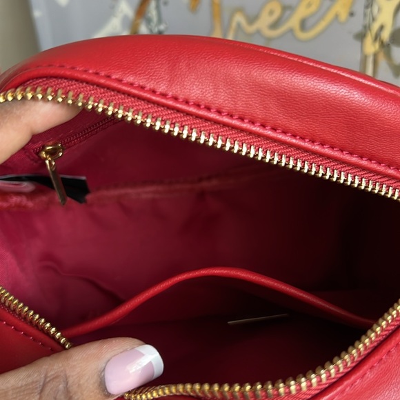 Valentino Orlandi Red Gold Hardware Chain Crossbody Bag 8Wx6Hin. - Picture 8 of 15